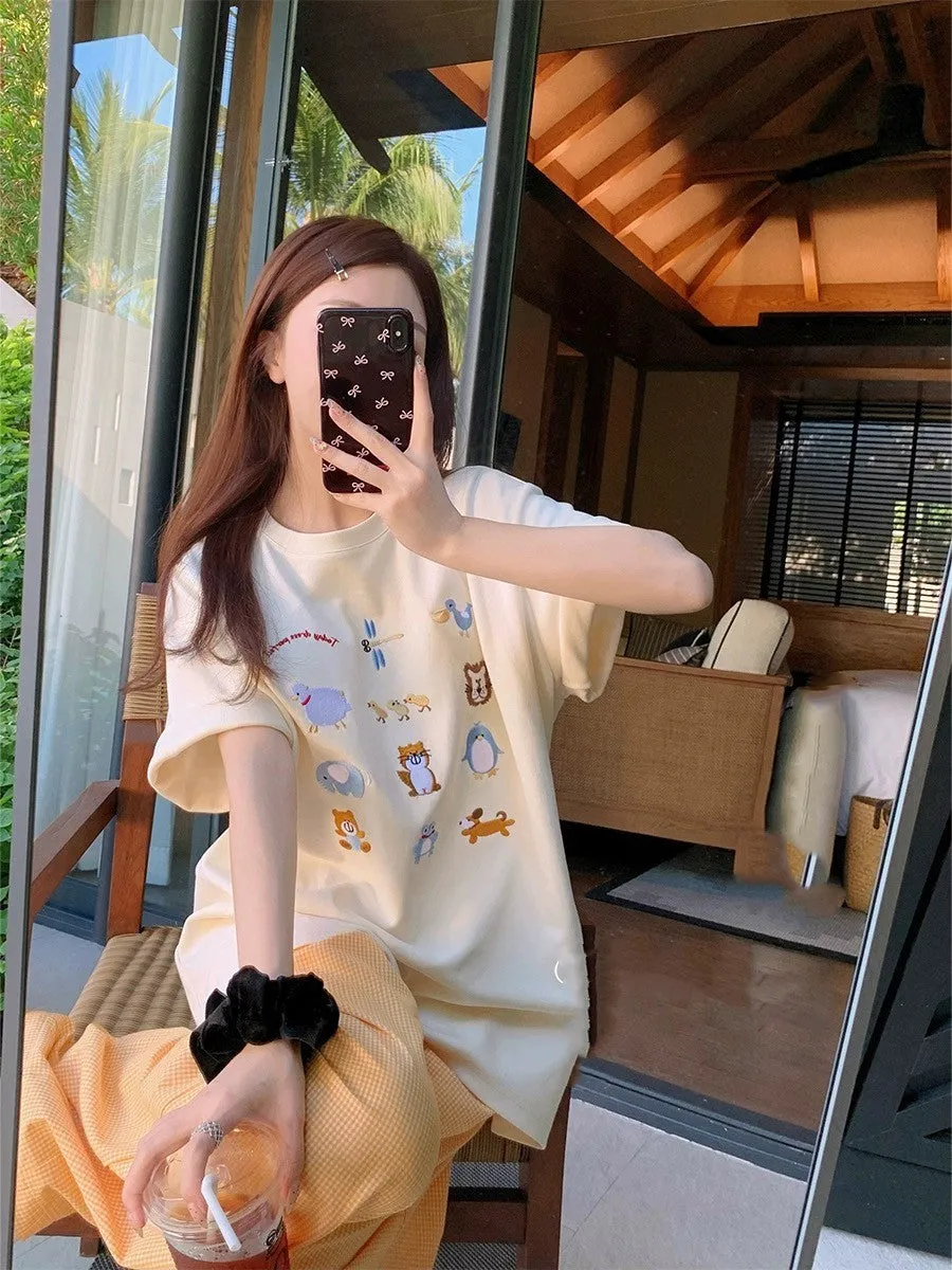 ADER H Women's Oversized T-Shirt | Trendy Loose Fit Tee with Cute Embroidery | Soft & Comfy Crew Neck | Must-Have Casual Style!