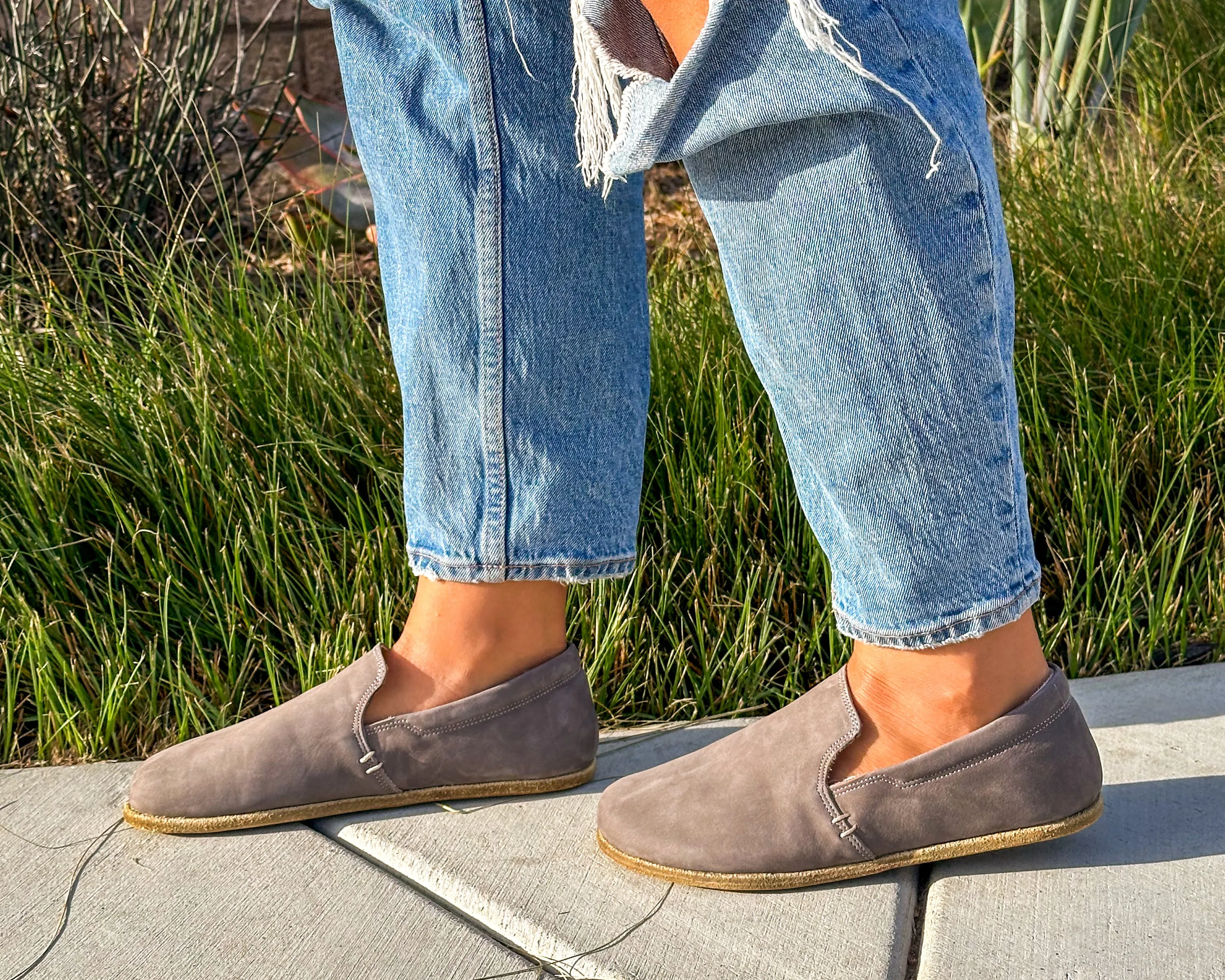 Brio Slip-On / Stone / Womens