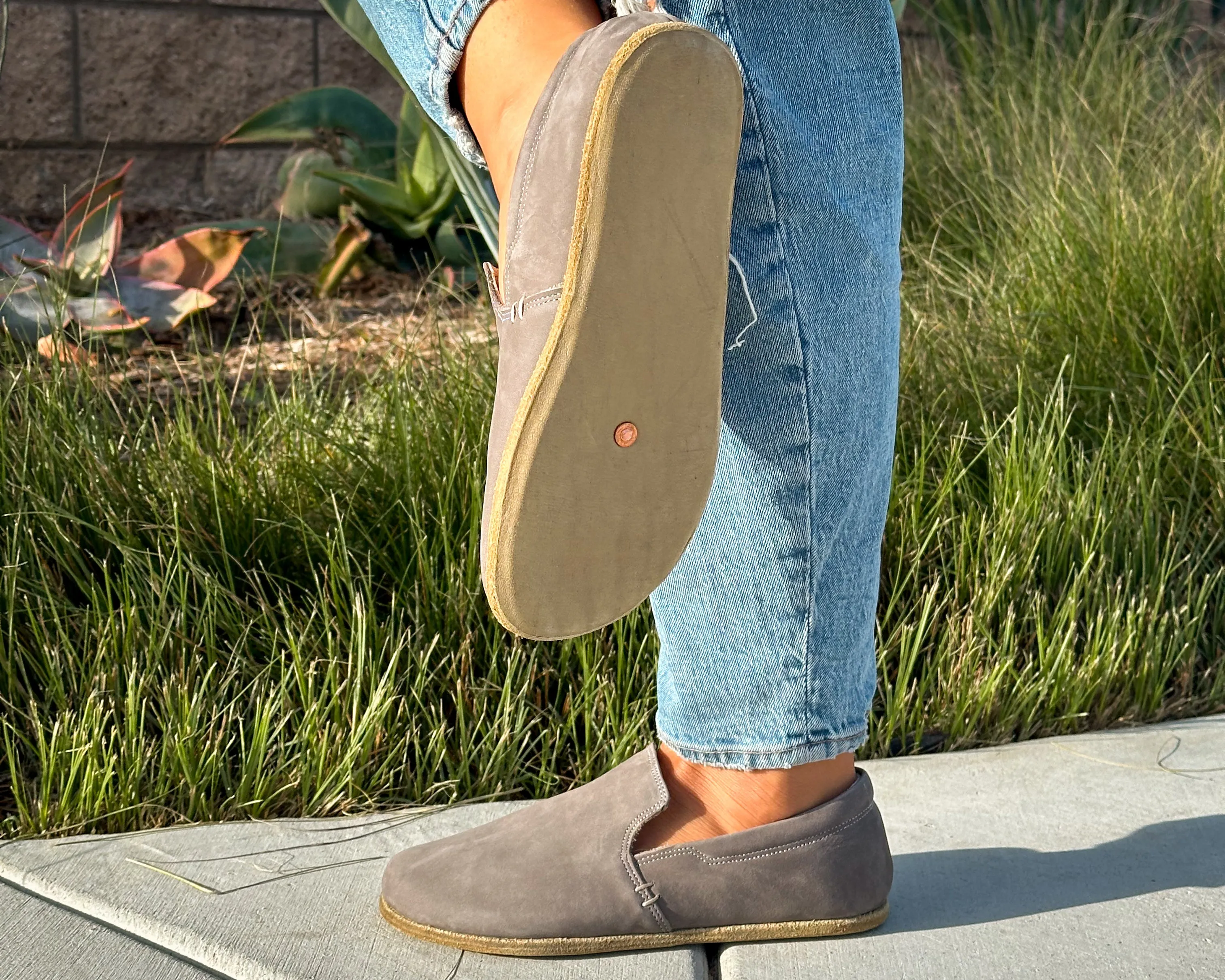 Brio Slip-On / Stone / Womens