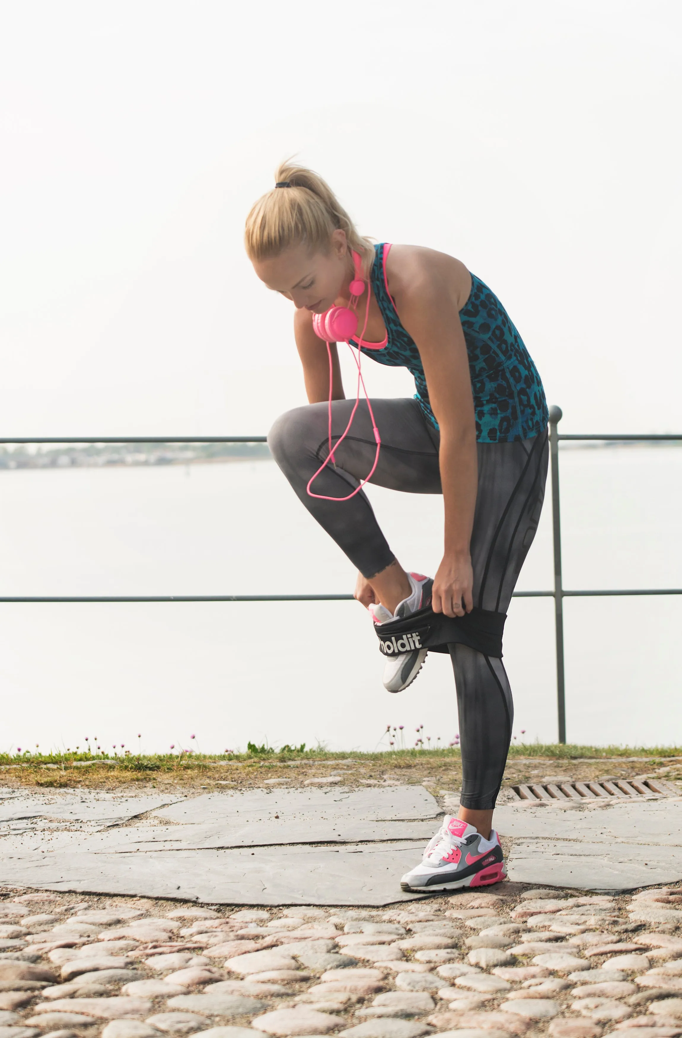 Holdit Sports Activity Belt Universal - Small - 3 Pockets
