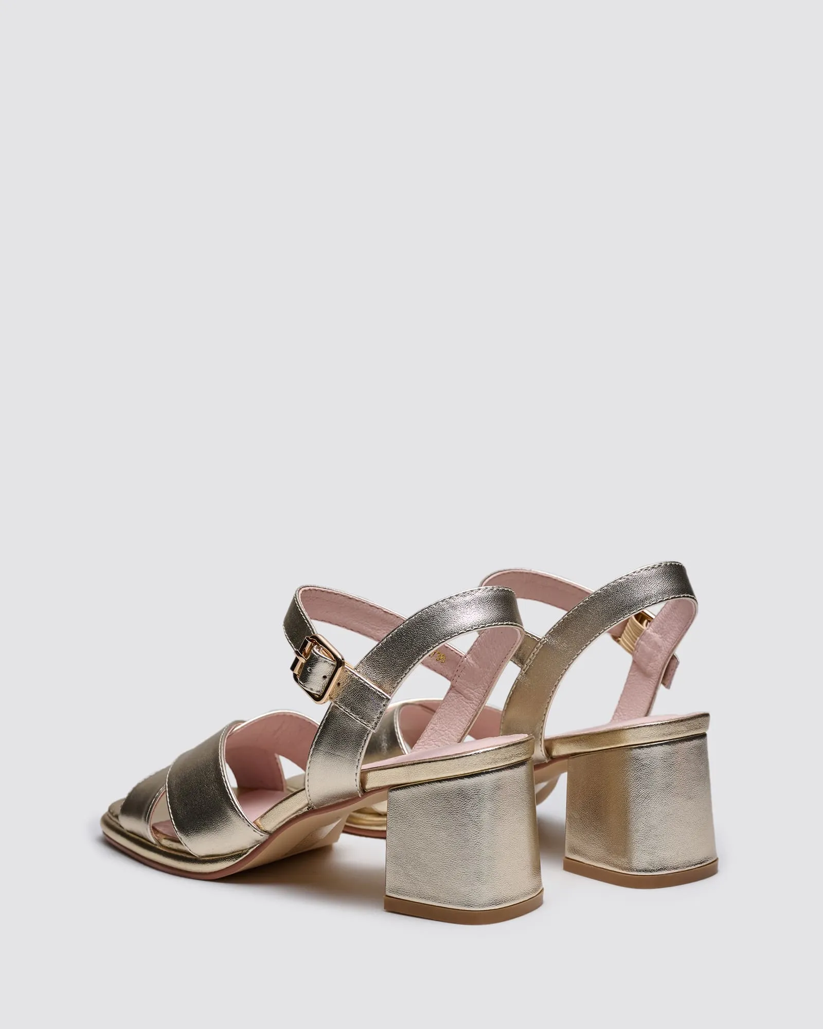 ISABELLA BLOCK HEELS PLATINO LEATHER