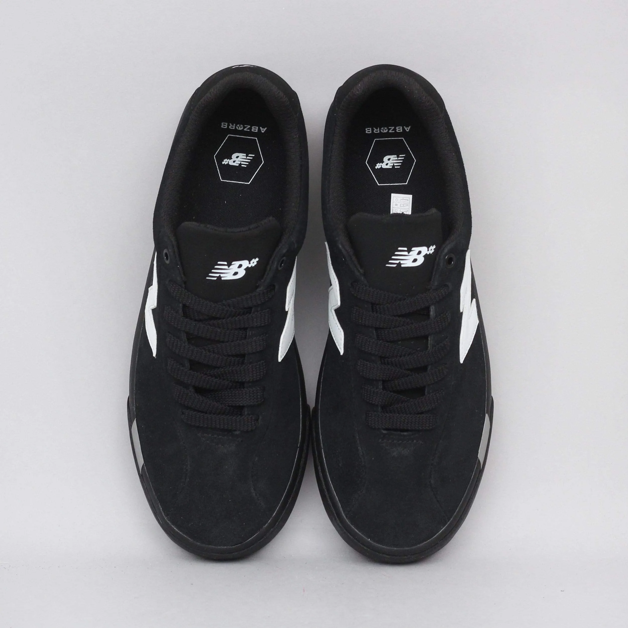 New Balance 22 Shoes Black / White