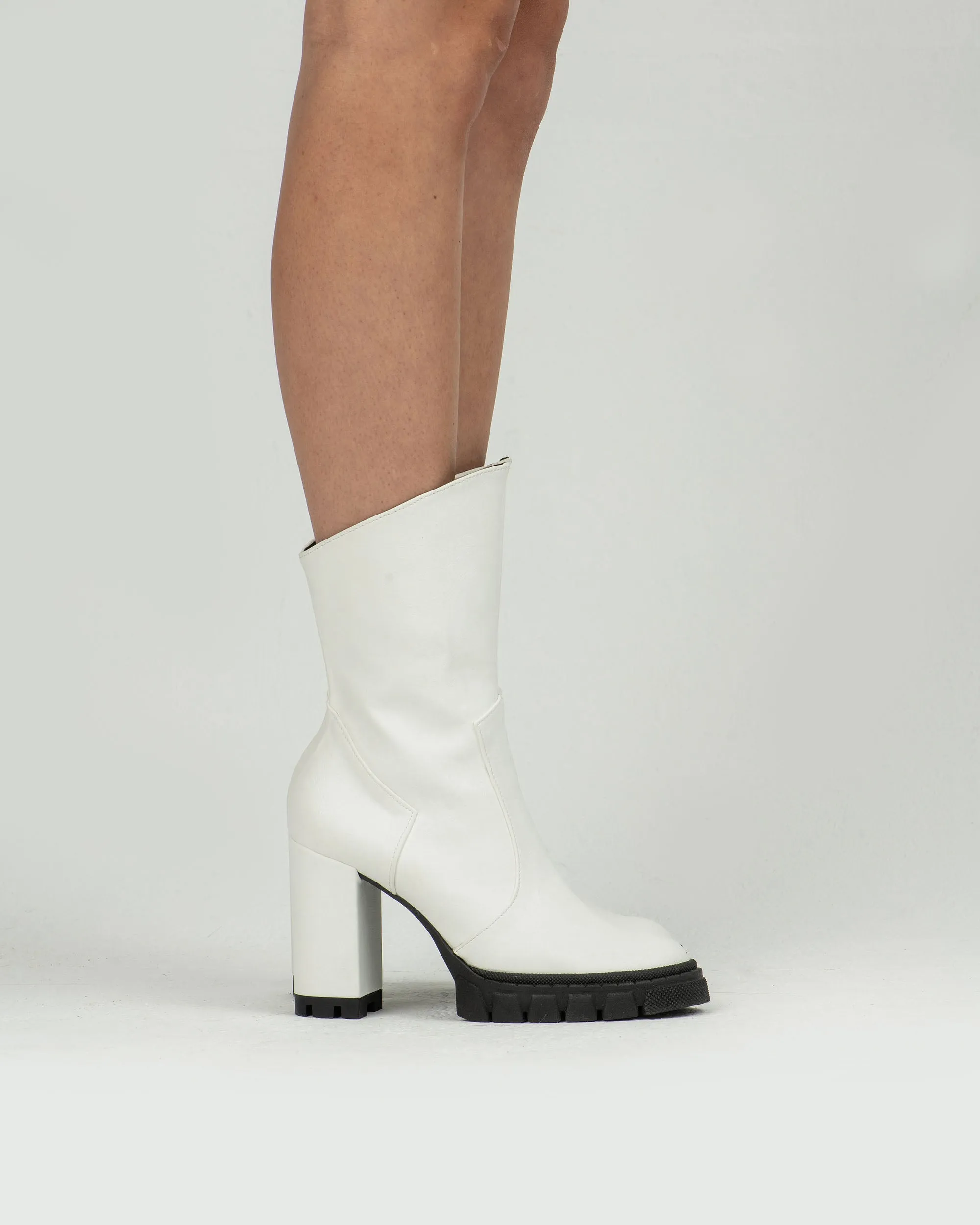 Ritual Boots White Vegea leather ankle boots - outlet