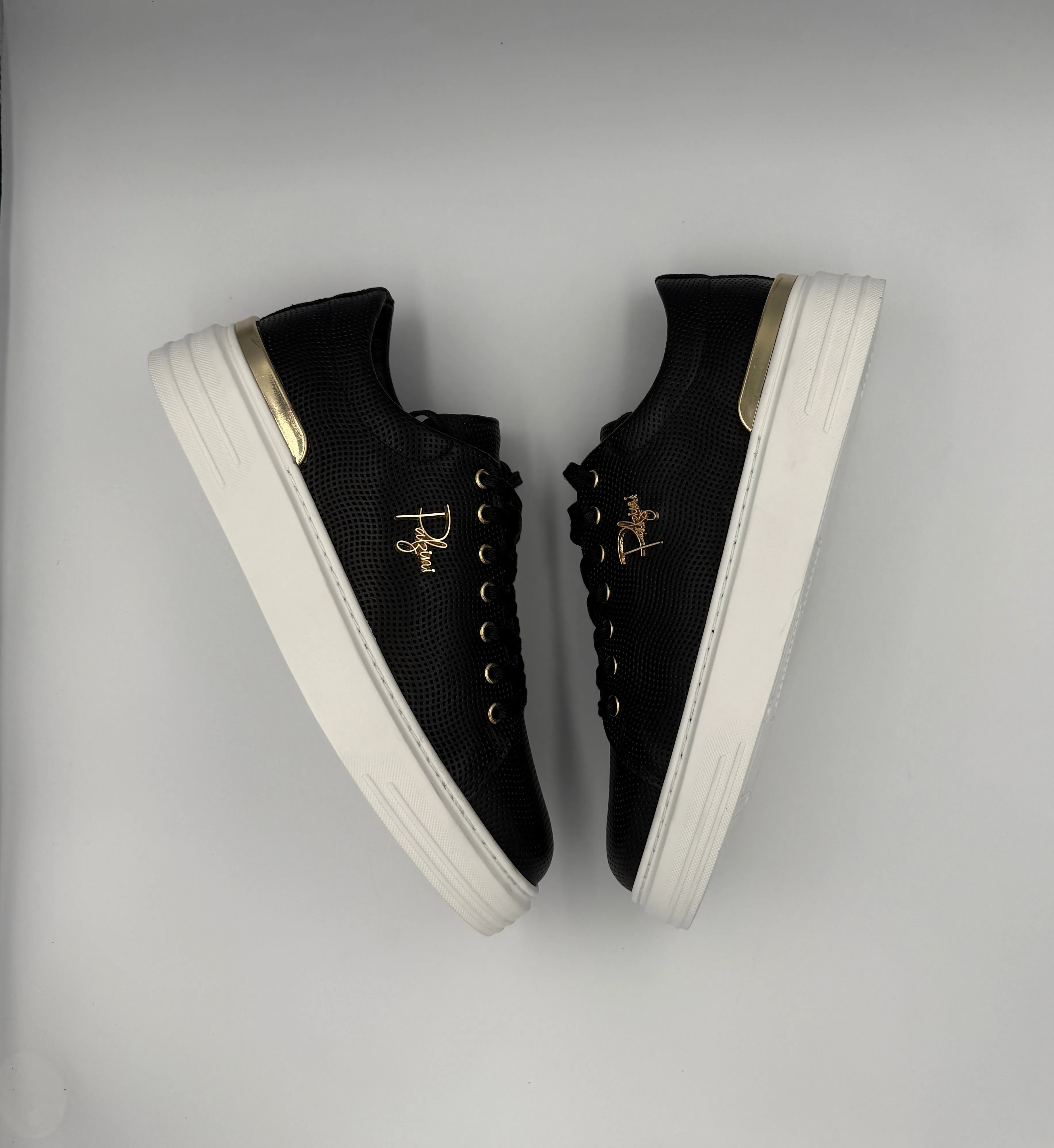 “TRIGRECA” PALZINI SNEAKER IS PERFORATED BLACK LEATHER