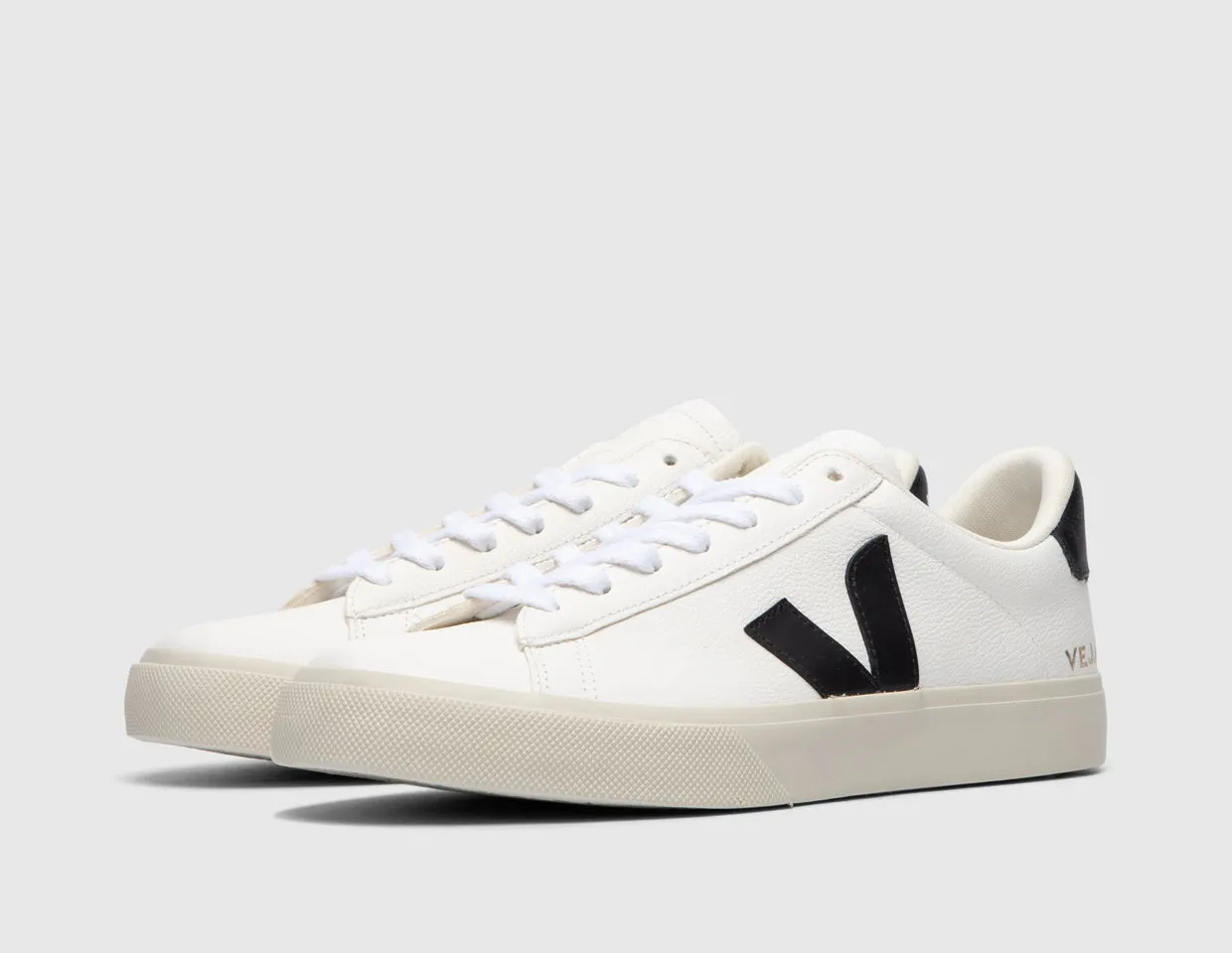 VEJA Campo Extra White / Black